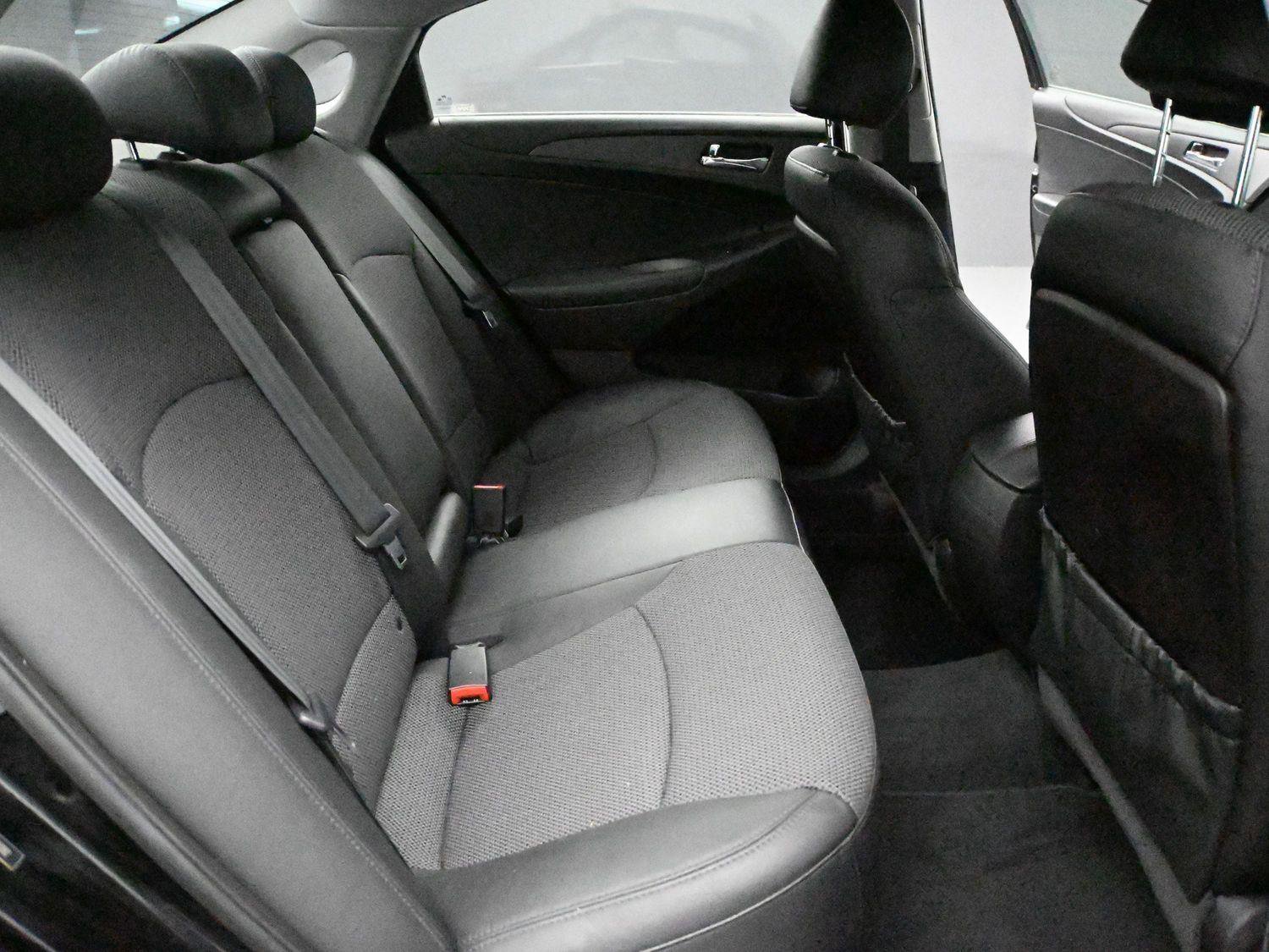 Used 2011 Hyundai Sonata SE FWD image 15