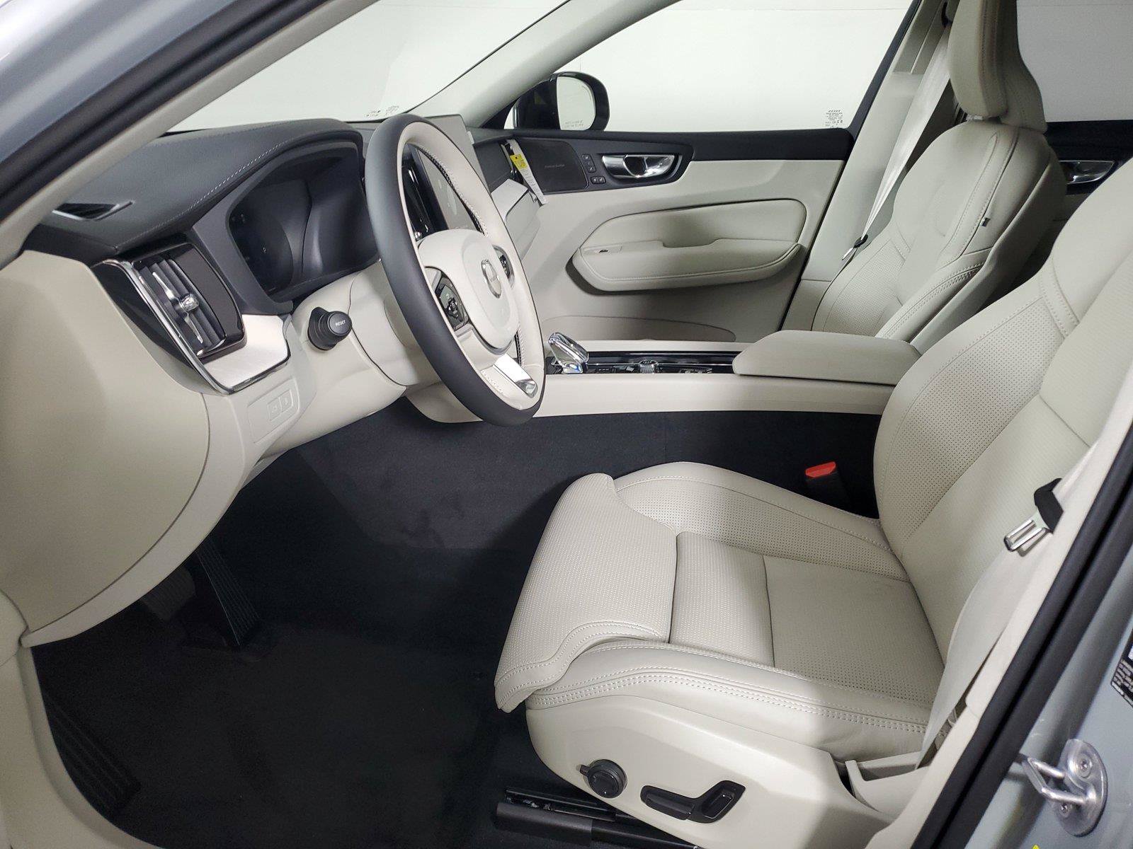 New 2026 Volvo XC60 T8 Ultra w/ Protection Package Premier AWD/4WD image 20