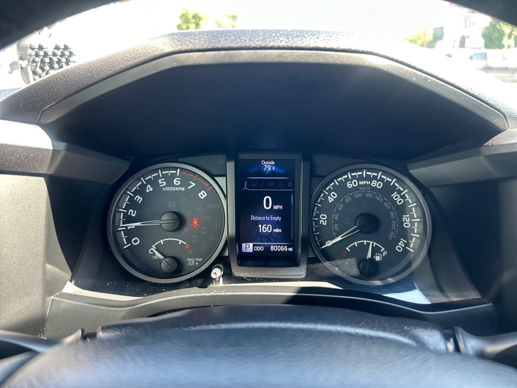 Used 2018 Toyota Tacoma TRD Off-Road w/ Technology Package AWD/4WD image 19