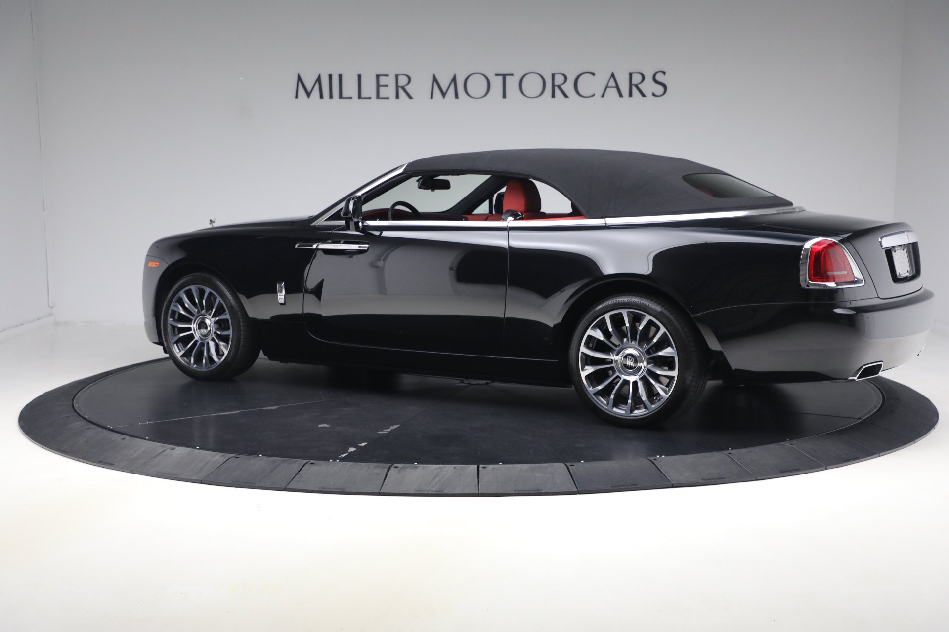 Certified 2020 Rolls-Royce Dawn RWD image 18