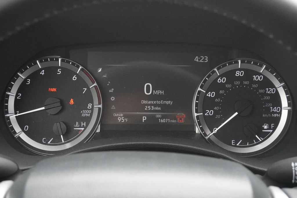 Used 2026 Toyota Highlander Limited AWD/4WD image 11