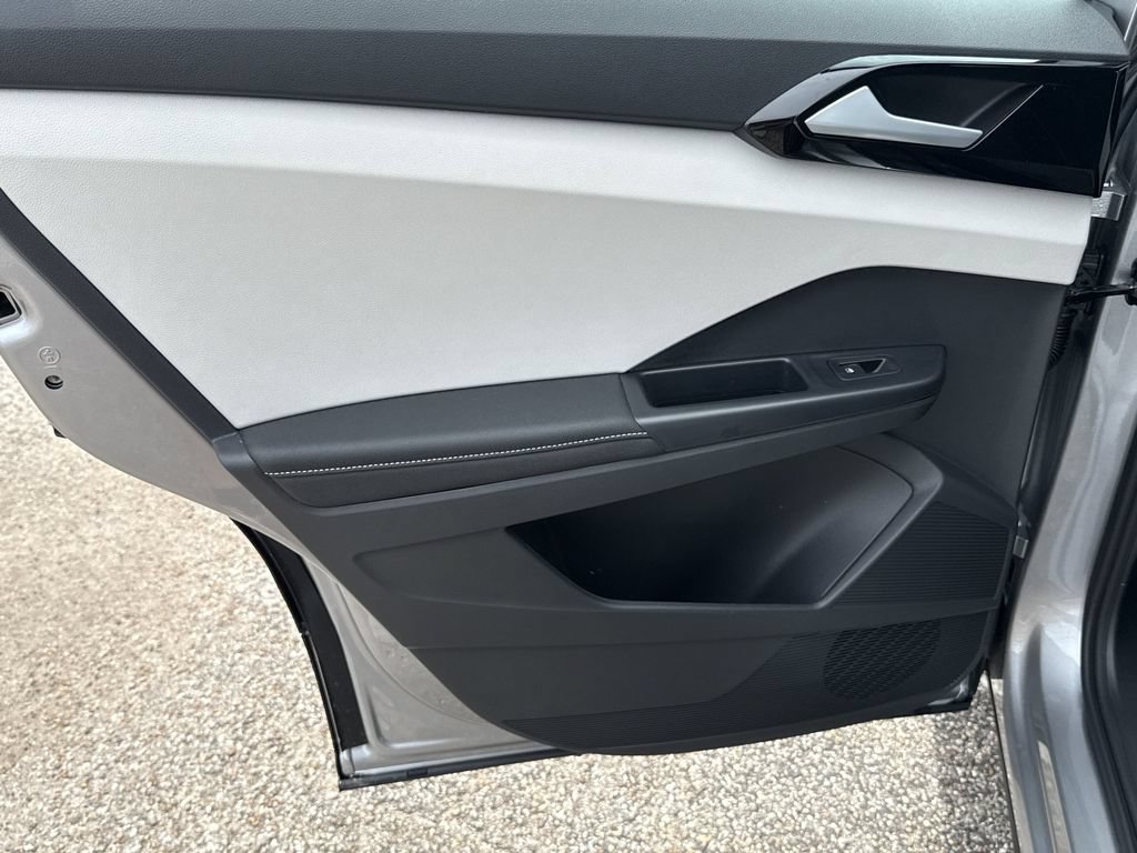 New 2026 Volkswagen Taos S FWD image 23