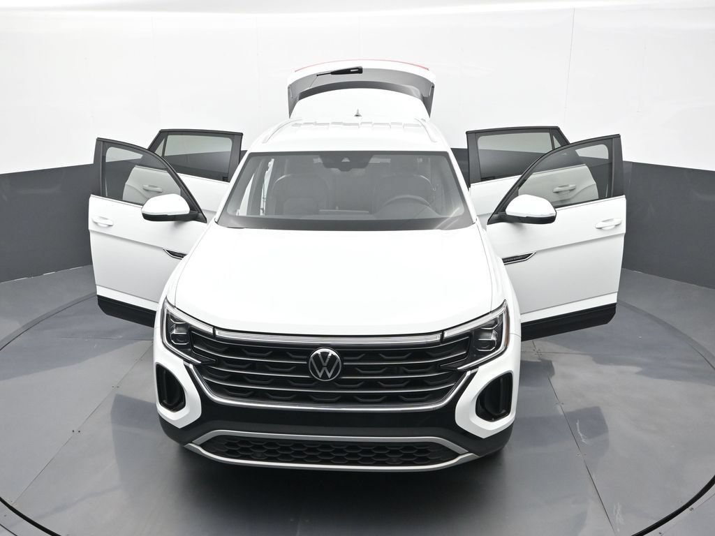 Used 2024 Volkswagen Atlas Cross Sport SE FWD image 31