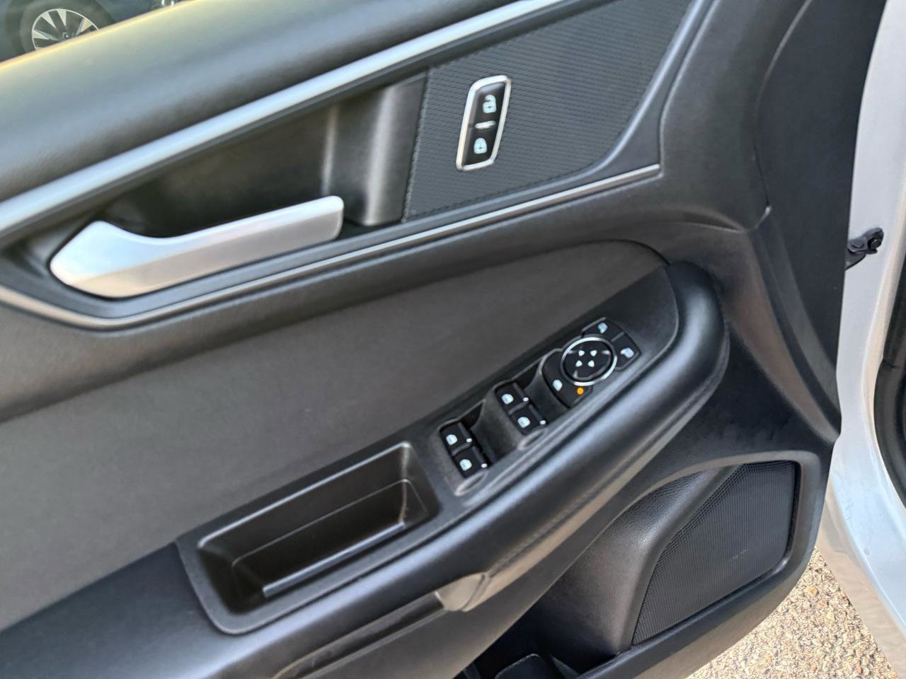 Used 2019 Ford Edge SE AWD/4WD image 13