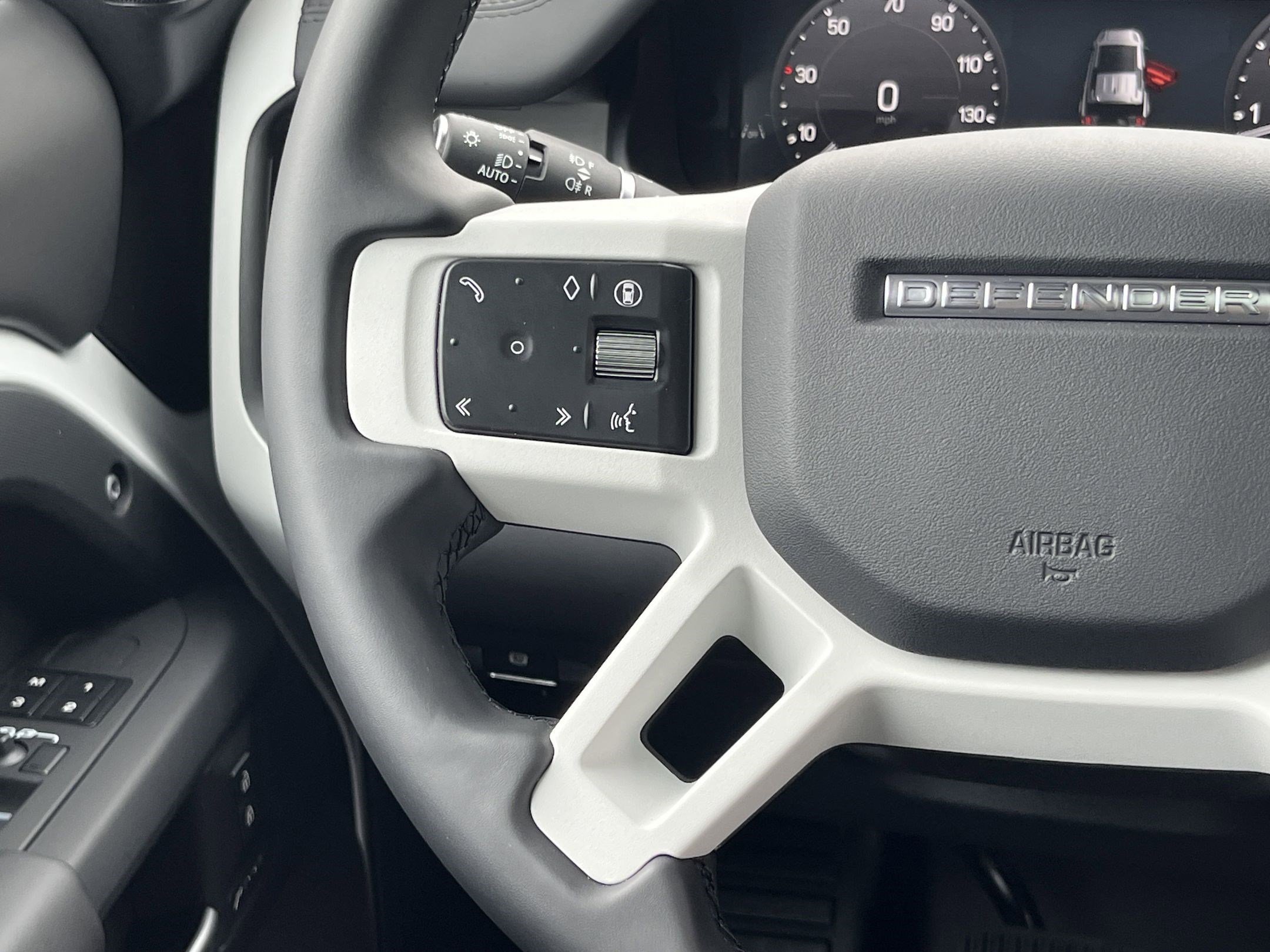 Used 2025 Land Rover Defender 110 S image 15