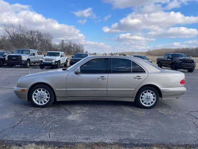 Used 2000 Mercedes-Benz E 320 Sedan image 11