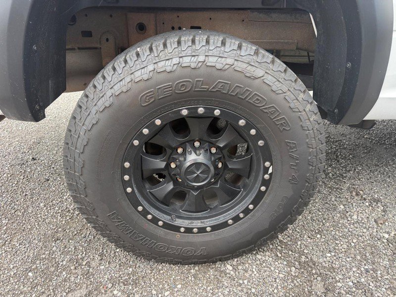 Used 2017 RAM 2500 Tradesman w/ Chrome Appearance Group AWD/4WD image 3