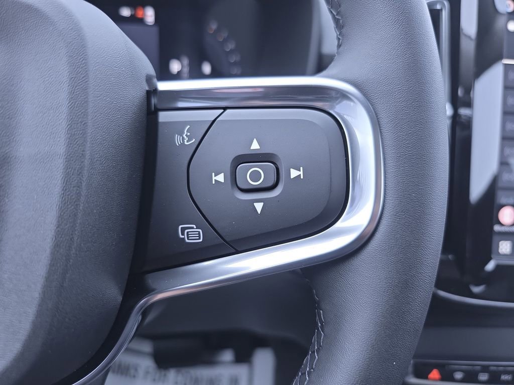 New 2026 Volvo XC40 B5 Core w/ Protection Package image 18