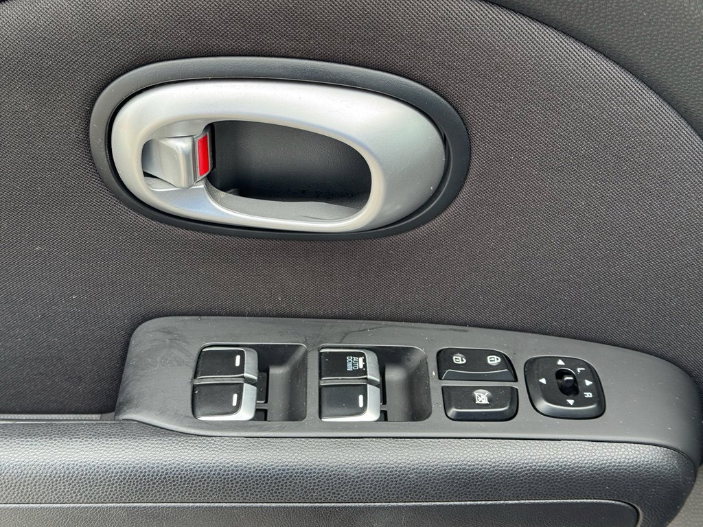Used 2019 Kia Soul image 14