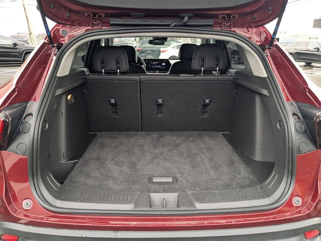 Used 2025 Chevrolet Trax LT w/ LT Convenience Package image 25