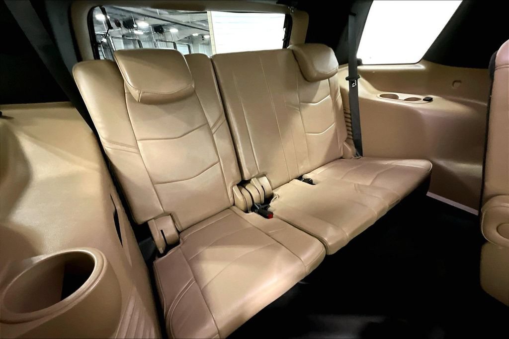 Used 2018 Cadillac Escalade Platinum AWD/4WD image 34
