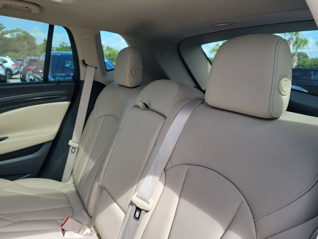 Used 2017 Buick Envision Essence FWD image 23