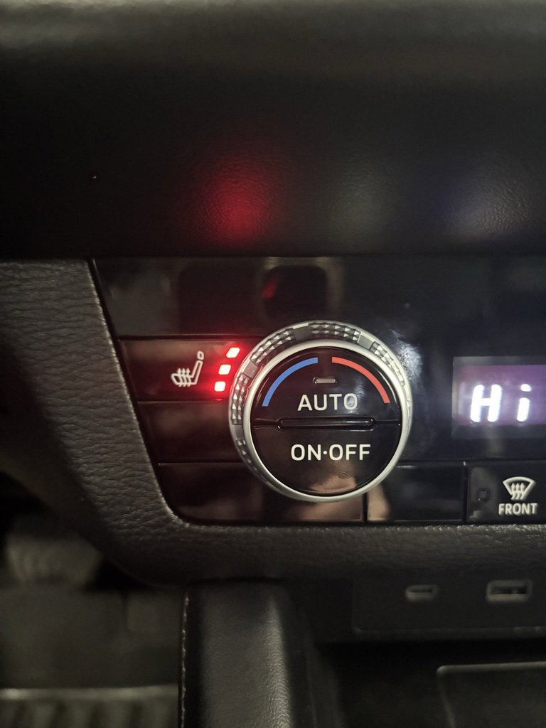 Used 2024 Mitsubishi Outlander SE image 5