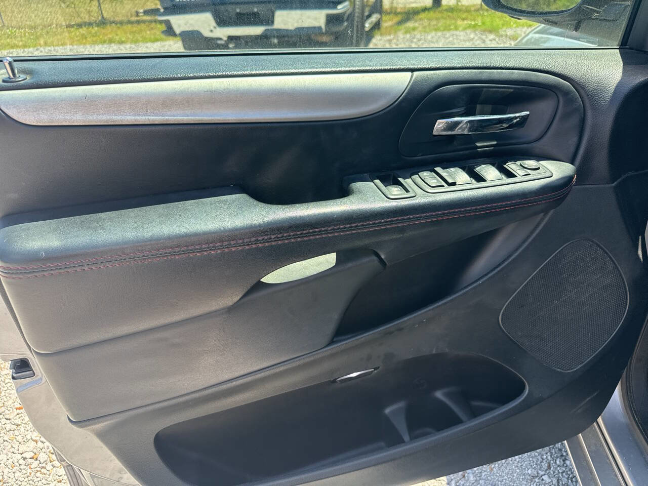 Used 2018 Dodge Grand Caravan GT FWD image 13