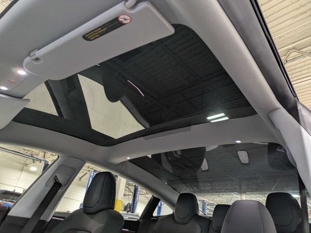 Used 2025 Tesla Model 3 RWD image 19