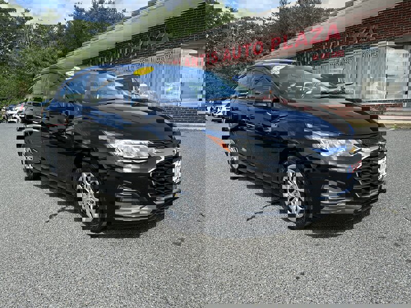 Used 2019 Chevrolet Cruze LS image 3