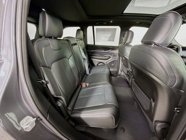 New 2025 Jeep Grand Cherokee Overland image 28
