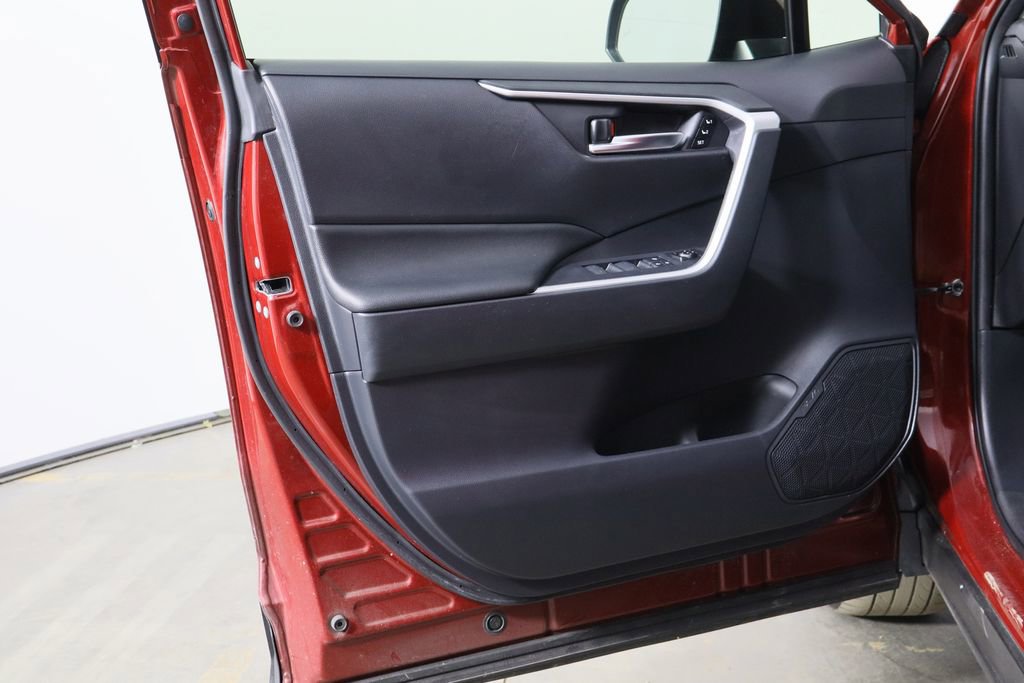 Used 2025 Toyota RAV4 XLE Premium image 19