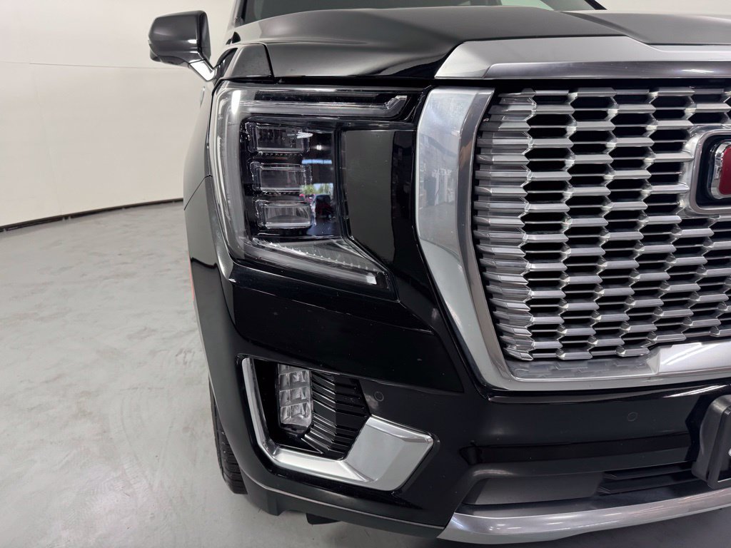 Used 2022 GMC Yukon Denali AWD/4WD image 2