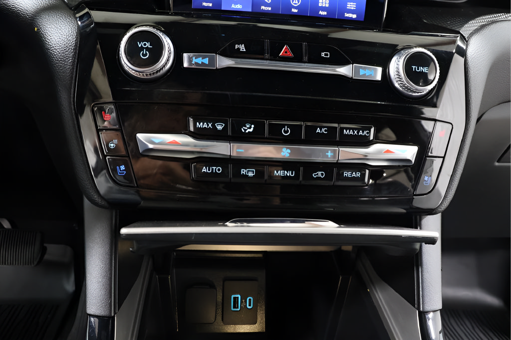 Used 2023 Ford Explorer ST w/ Technology Package AWD/4WD image 30