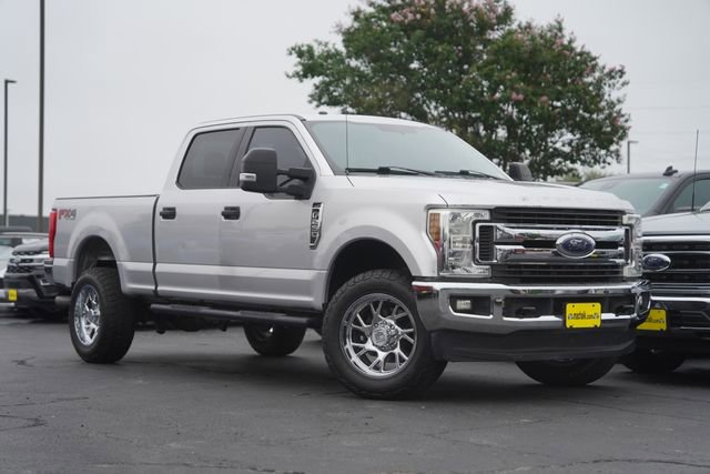 Used 2018 Ford F250 XLT w/ XLT Value Package AWD/4WD image 2