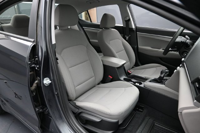 Used 2020 Hyundai Elantra SE FWD image 28