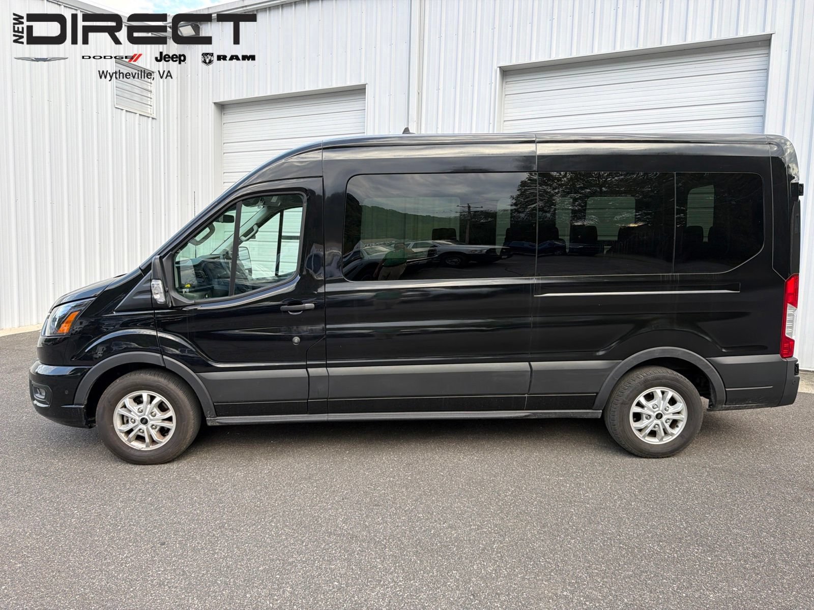 Used 2025 Ford Transit 350 XLT RWD image 2