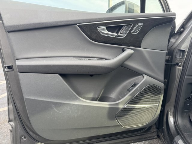 Used 2022 Audi Q7 Premium Plus w/ Premium Plus Package image 10