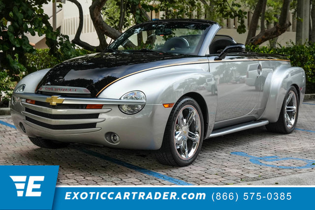 Used 2006 Chevrolet SSR w/ Preferred Equipment Group RWD image 1