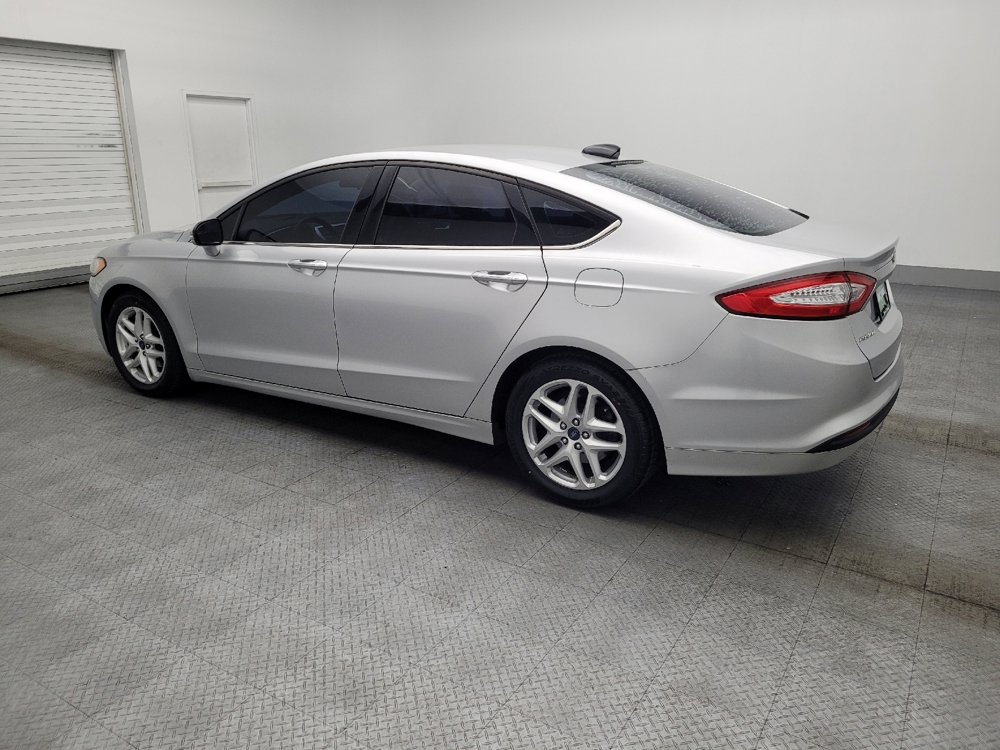 Used 2016 Ford Fusion SE FWD image 3