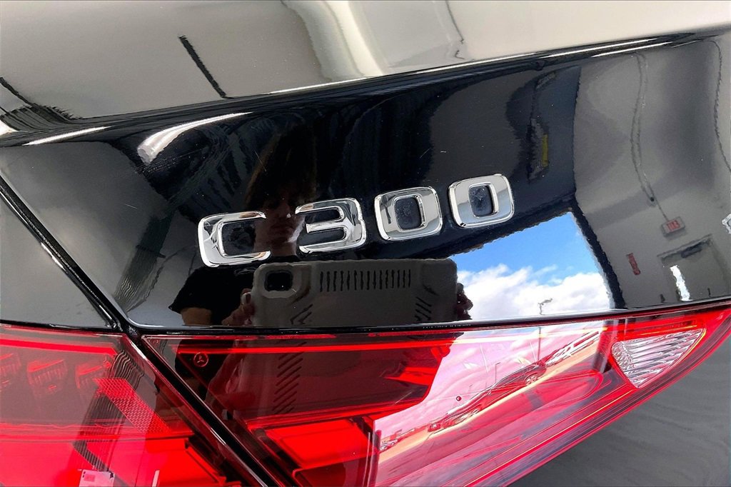 Used 2025 Mercedes-Benz C 300 Sedan image 9