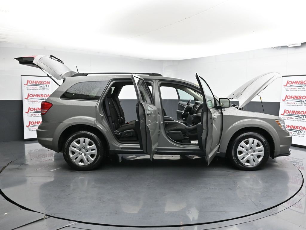 Used 2019 Dodge Journey SE image 45