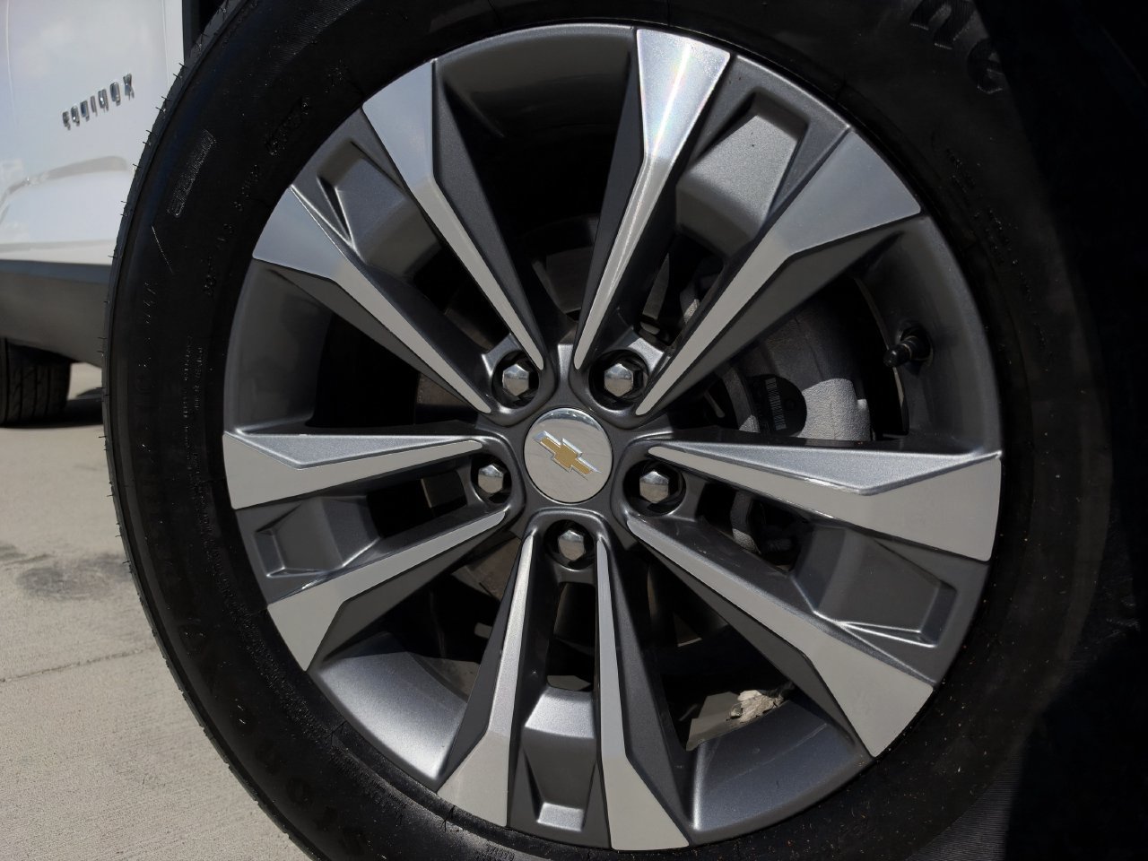Certified 2026 Chevrolet Equinox LT FWD image 9