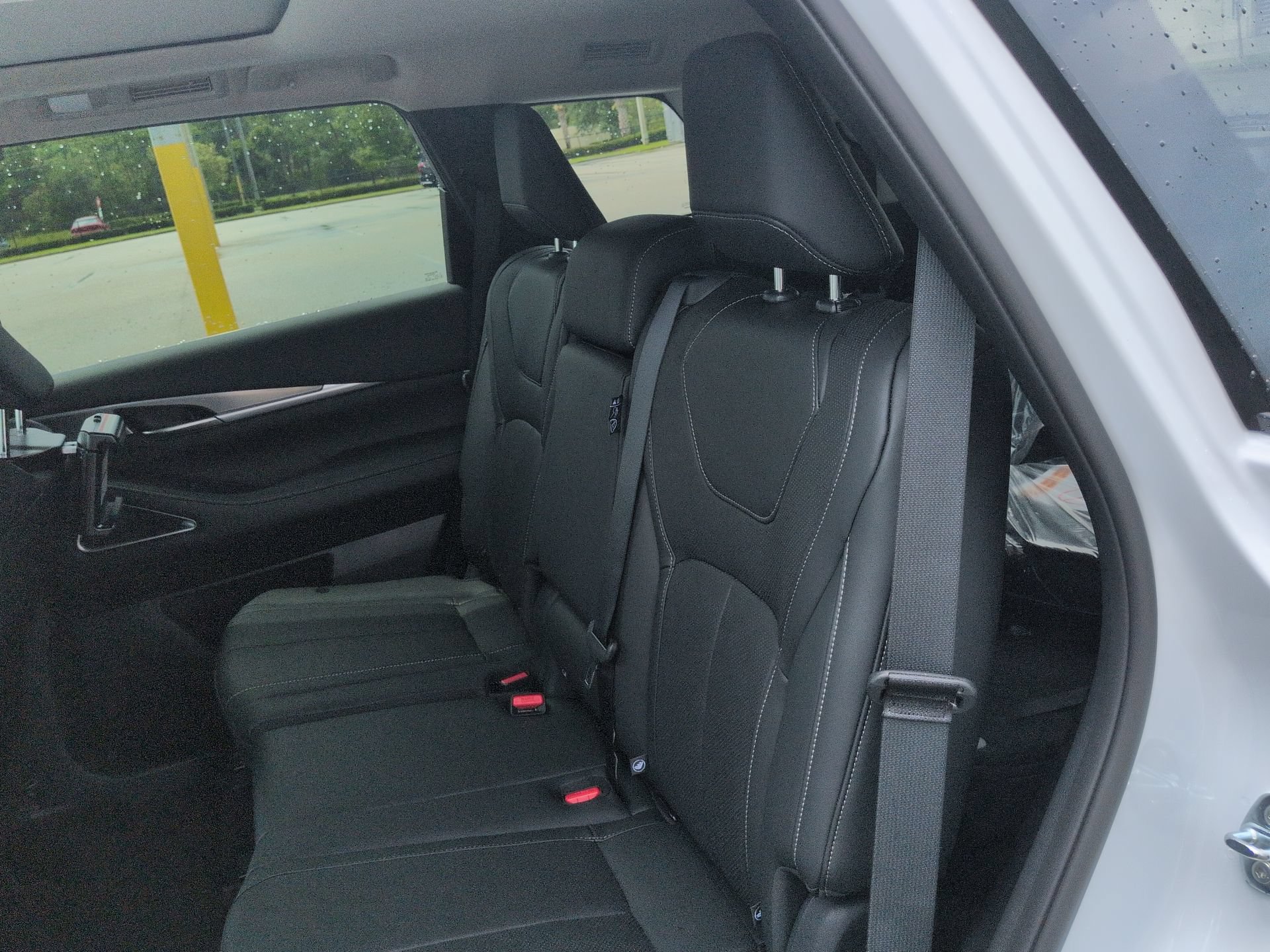 New 2027 INFINITI QX60 Luxe w/ Family Package FWD image 15