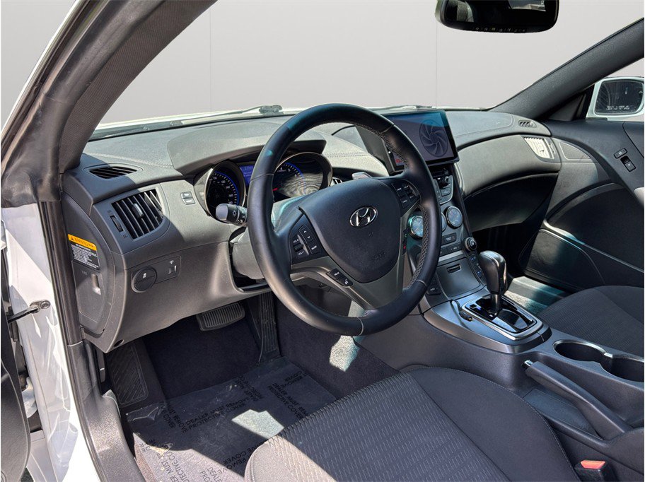 Used 2016 Hyundai Genesis 3.8 RWD image 6