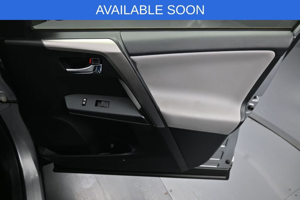 Used 2018 Toyota RAV4 XLE w/ Plus Extra Value Package AWD/4WD image 32