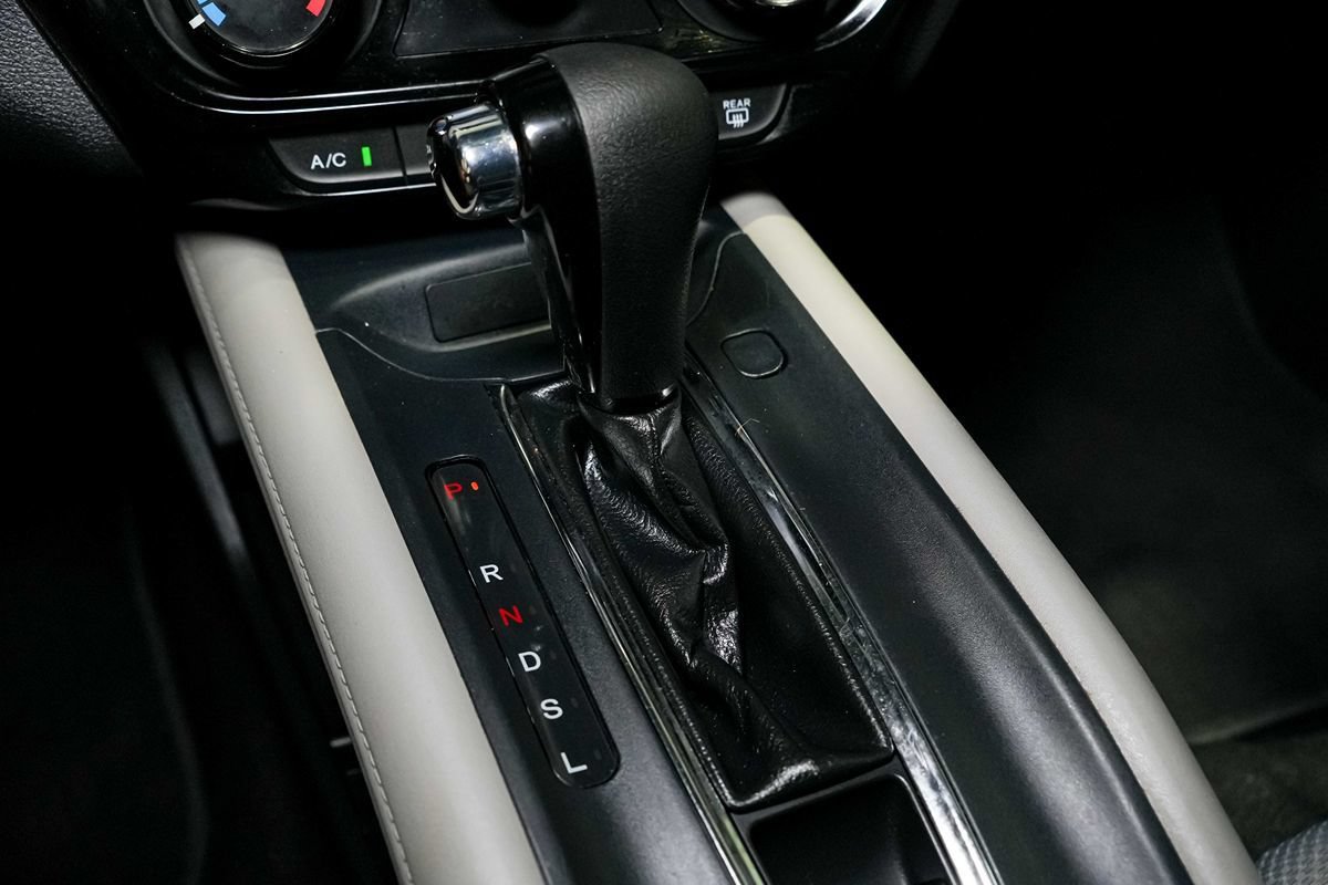 Used 2020 Honda HR-V LX image 22