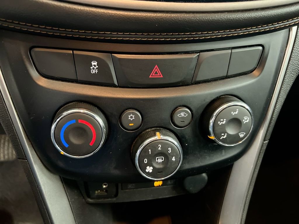 Used 2020 Chevrolet Trax LS FWD image 16