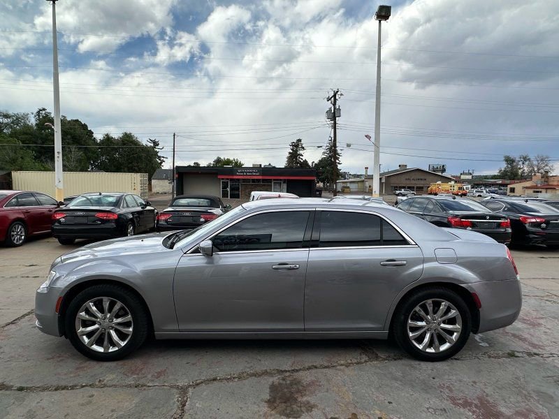 Used 2017 Chrysler 300 Limited AWD/4WD image 4