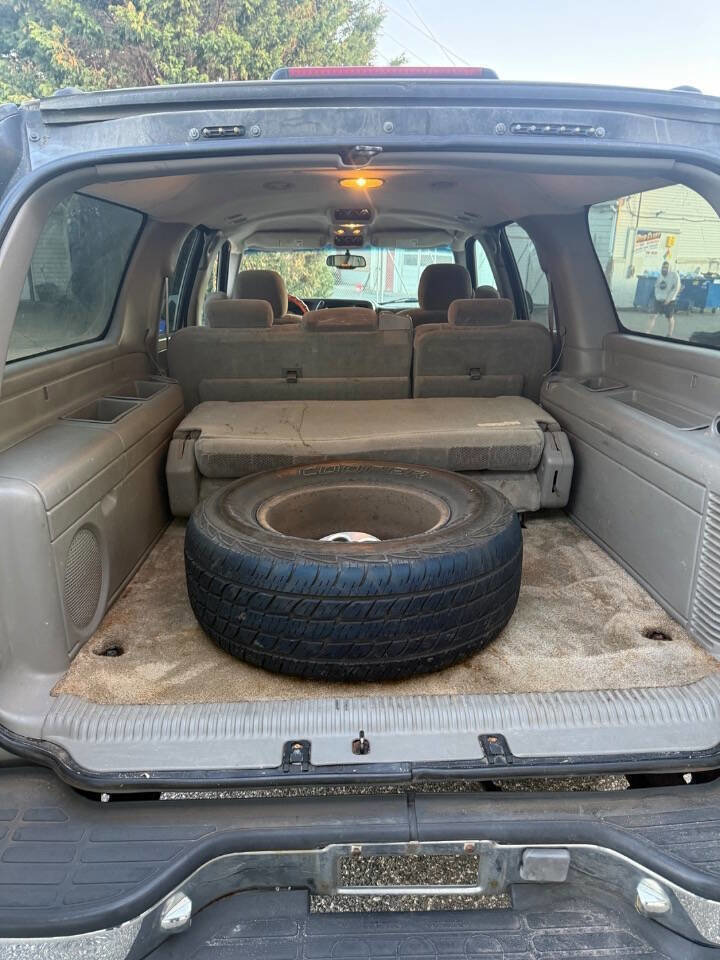 Used 2003 Chevrolet Suburban LS image 16