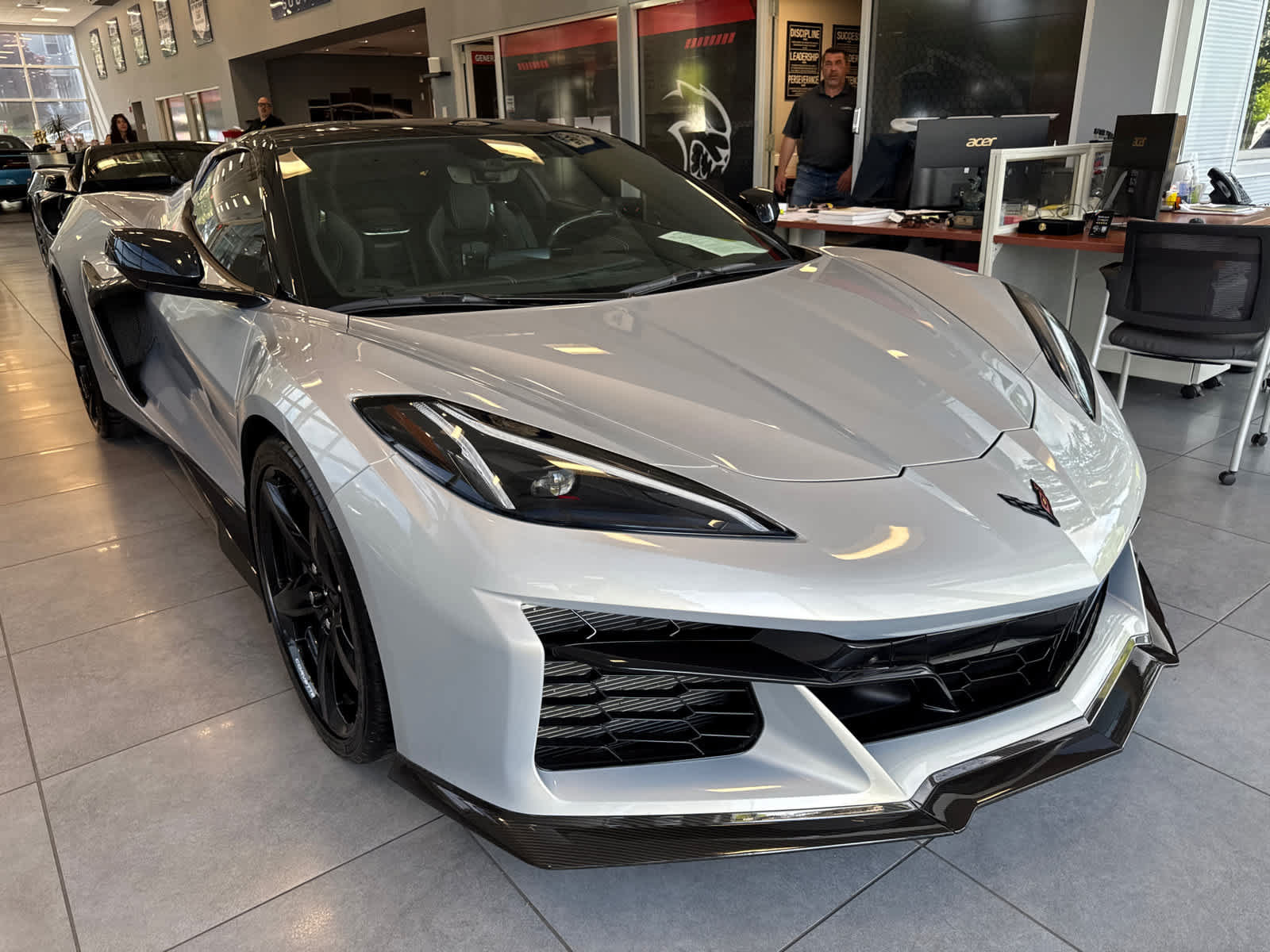 Used 2024 Chevrolet Corvette Z06 RWD image 7