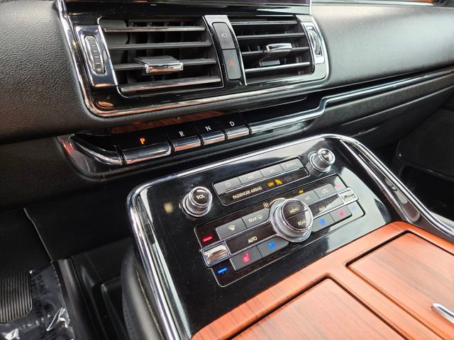 Used 2019 Lincoln Navigator Select w/ Technology Package image 28