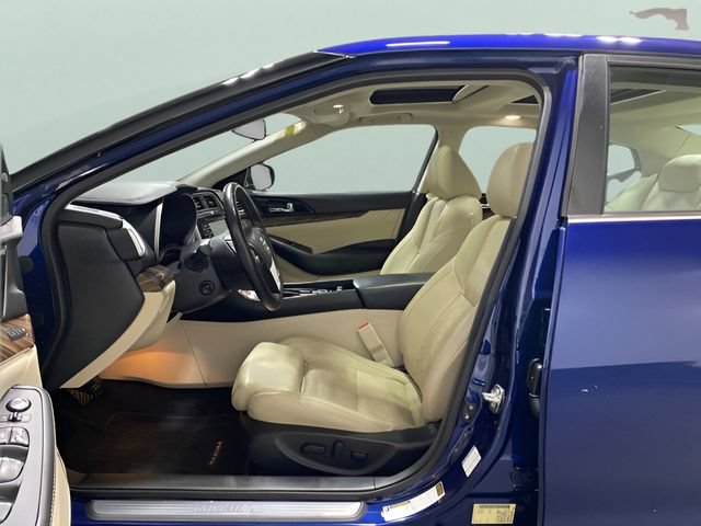 Certified 2016 Nissan Maxima Platinum FWD image 11