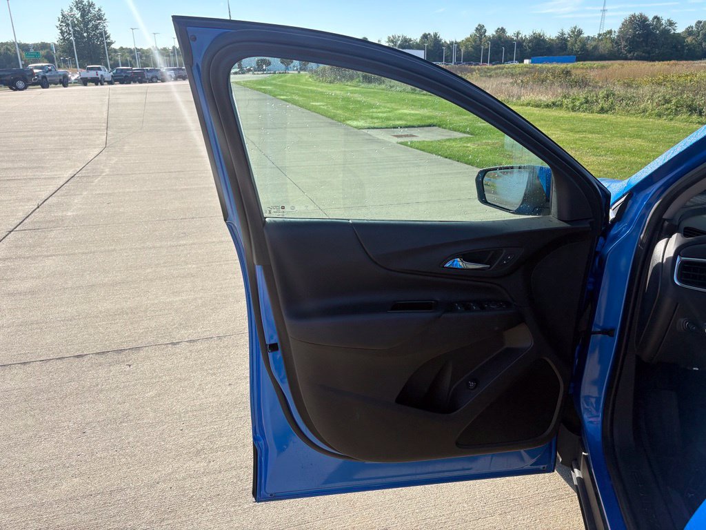 Used 2024 Chevrolet Equinox LT w/ LPO, Floor Liner Package FWD image 10