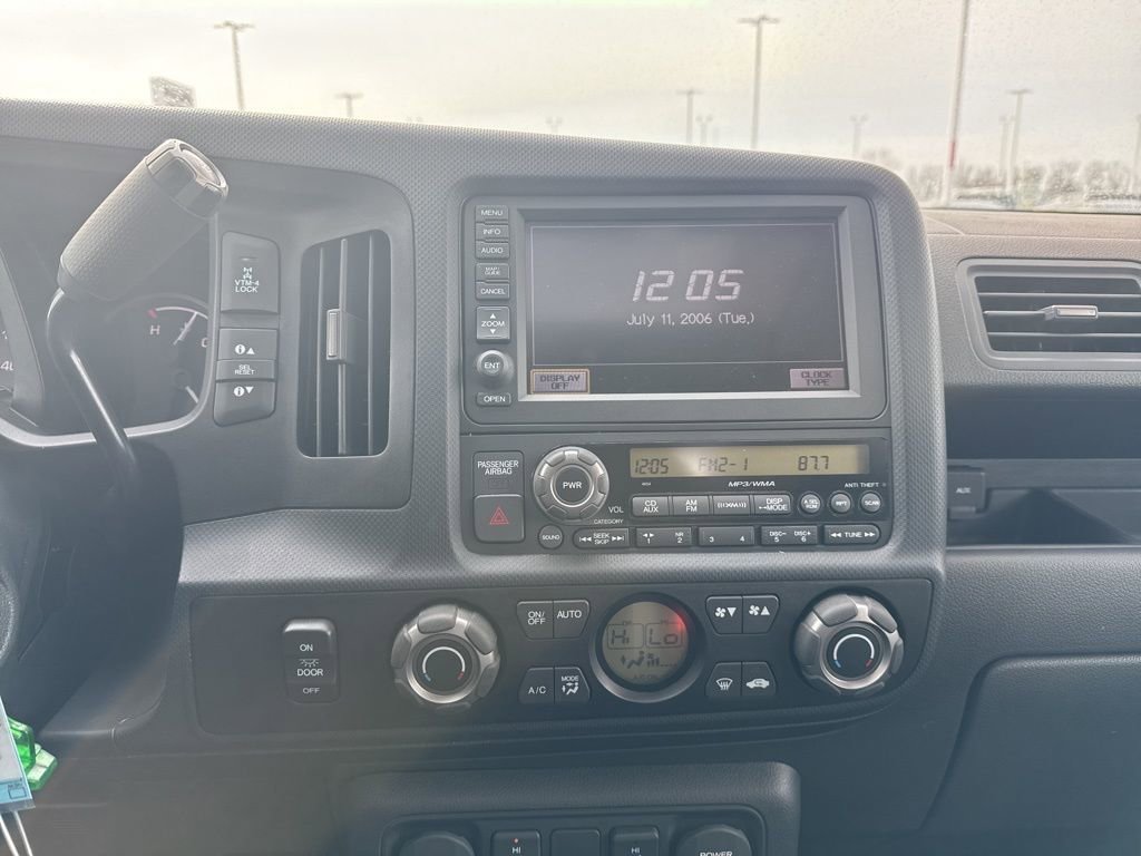 Used 2014 Honda Ridgeline SE image 15