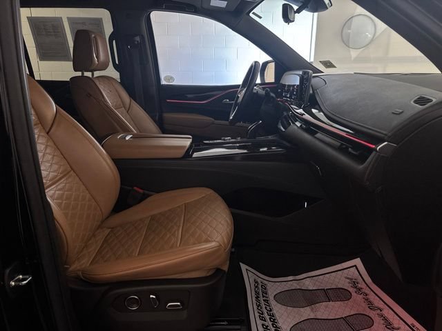 Used 2023 Cadillac Escalade Sport w/ LPO, ONYX Package AWD/4WD image 41
