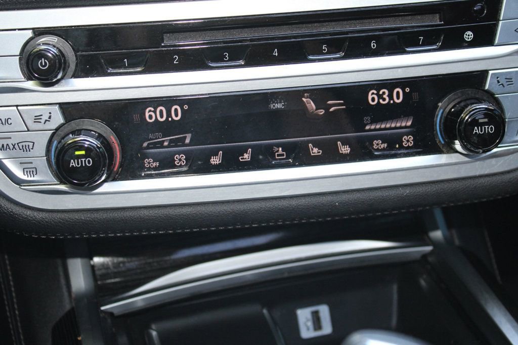 Used 2018 BMW 750i image 10