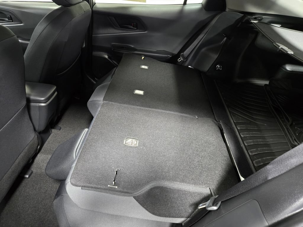 Used 2024 Toyota Prius LE AWD/4WD image 37