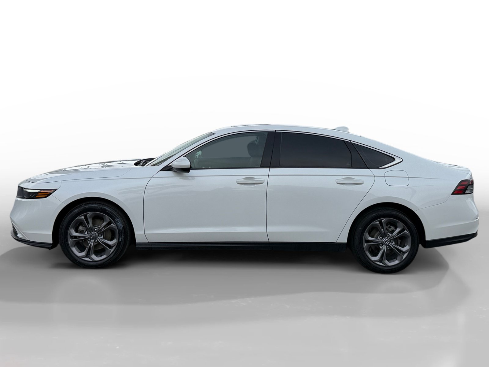 Certified 2024 Honda Accord EX image 2
