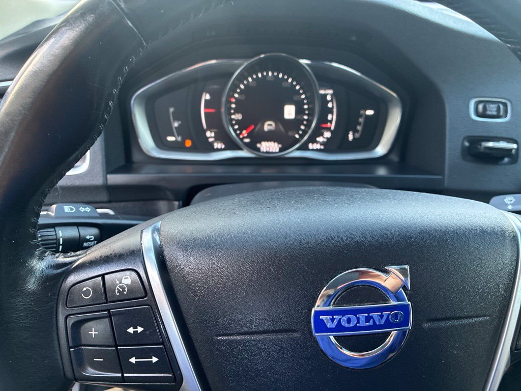 Used 2017 Volvo S60 T5 Inscription Platinum w/ Climate Package AWD/4WD image 14